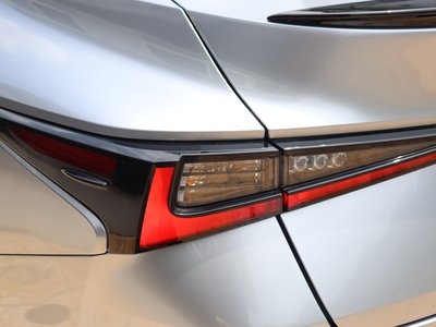 2025 Lexus IS — миниатюра 75