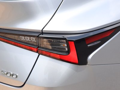 2025 Lexus IS — миниатюра 76