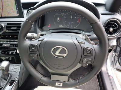 2025 Lexus IS — миниатюра 61