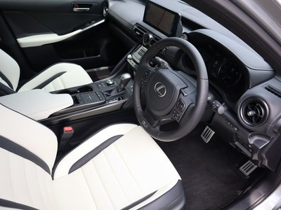 2025 Lexus IS — миниатюра 44