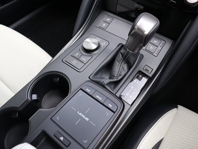 2025 Lexus IS — миниатюра 65