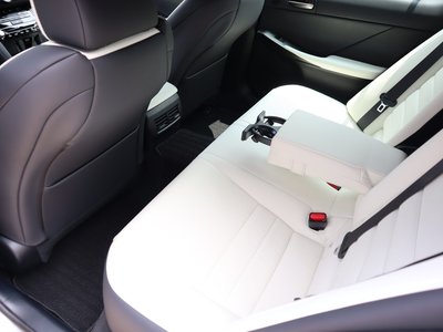 2025 Lexus IS — миниатюра 50