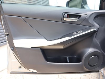 2025 Lexus IS — миниатюра 56
