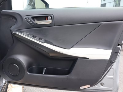 2025 Lexus IS — миниатюра 57