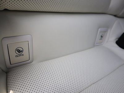 2025 Lexus IS — миниатюра 37