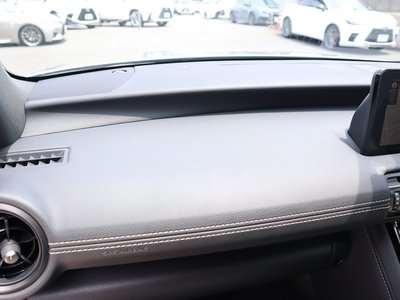 2025 Lexus IS — миниатюра 72
