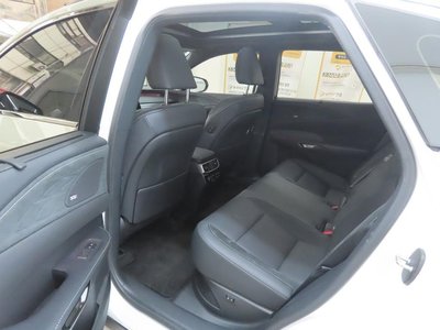 صورة 7 لـ 2025 Lexus RX