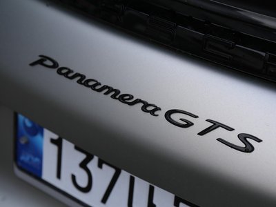 PORSCHE PANAMERA - 4