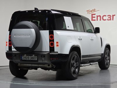 LAND ROVER DEFENDER - 5