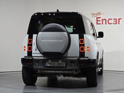 LAND ROVER DEFENDER - 3