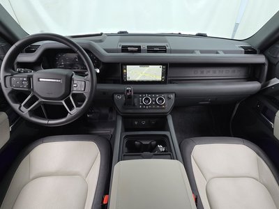 LAND ROVER DEFENDER - 4