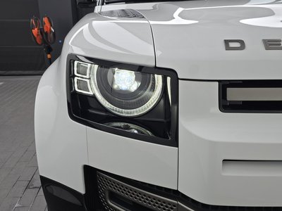 LAND ROVER DEFENDER - 9