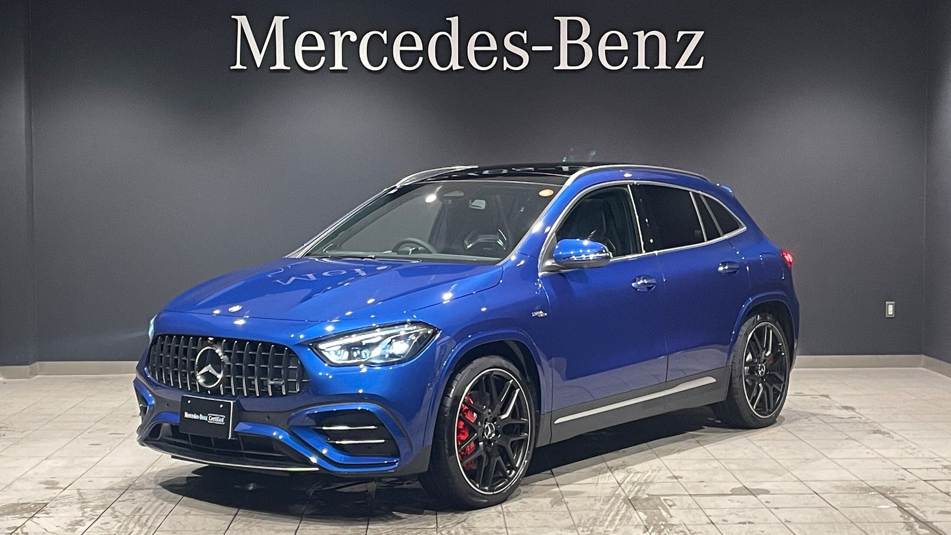 MERCEDES-BENZ GLA AMG - View 1