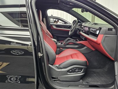 2025 Porsche CAYENNE — миниатюра 17