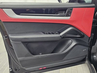 2025 Porsche CAYENNE — миниатюра 14