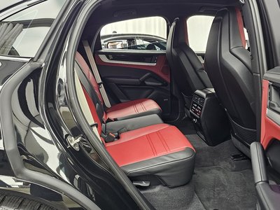 2025 Porsche CAYENNE — миниатюра 18