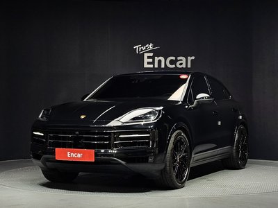 2025 Porsche CAYENNE photo 1