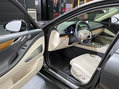 GENESIS G80 (RG3) - 10