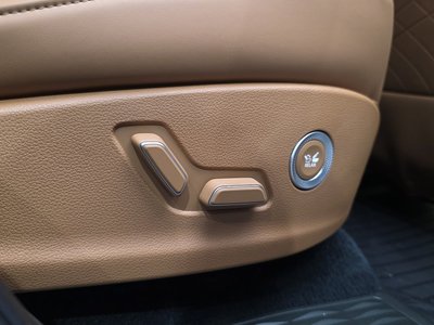 2024 Genesis GV80 thumbnail 34