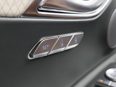 2024 Genesis GV80 thumbnail 31