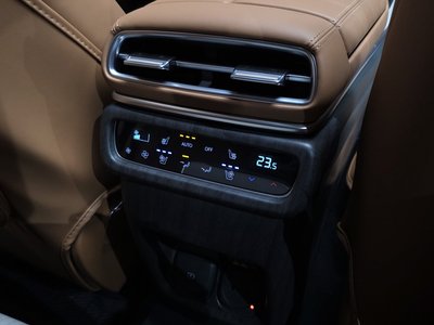 2024 Genesis GV80 thumbnail 25
