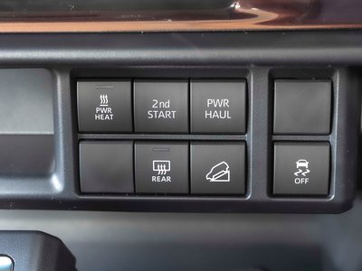 TOYOTA LAND CRUISER - 10