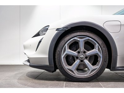 PORSCHE TAYCAN - 10