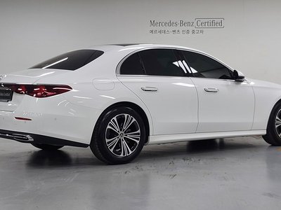 2025 Mercedes-BENZ E-CLASS 照片 4