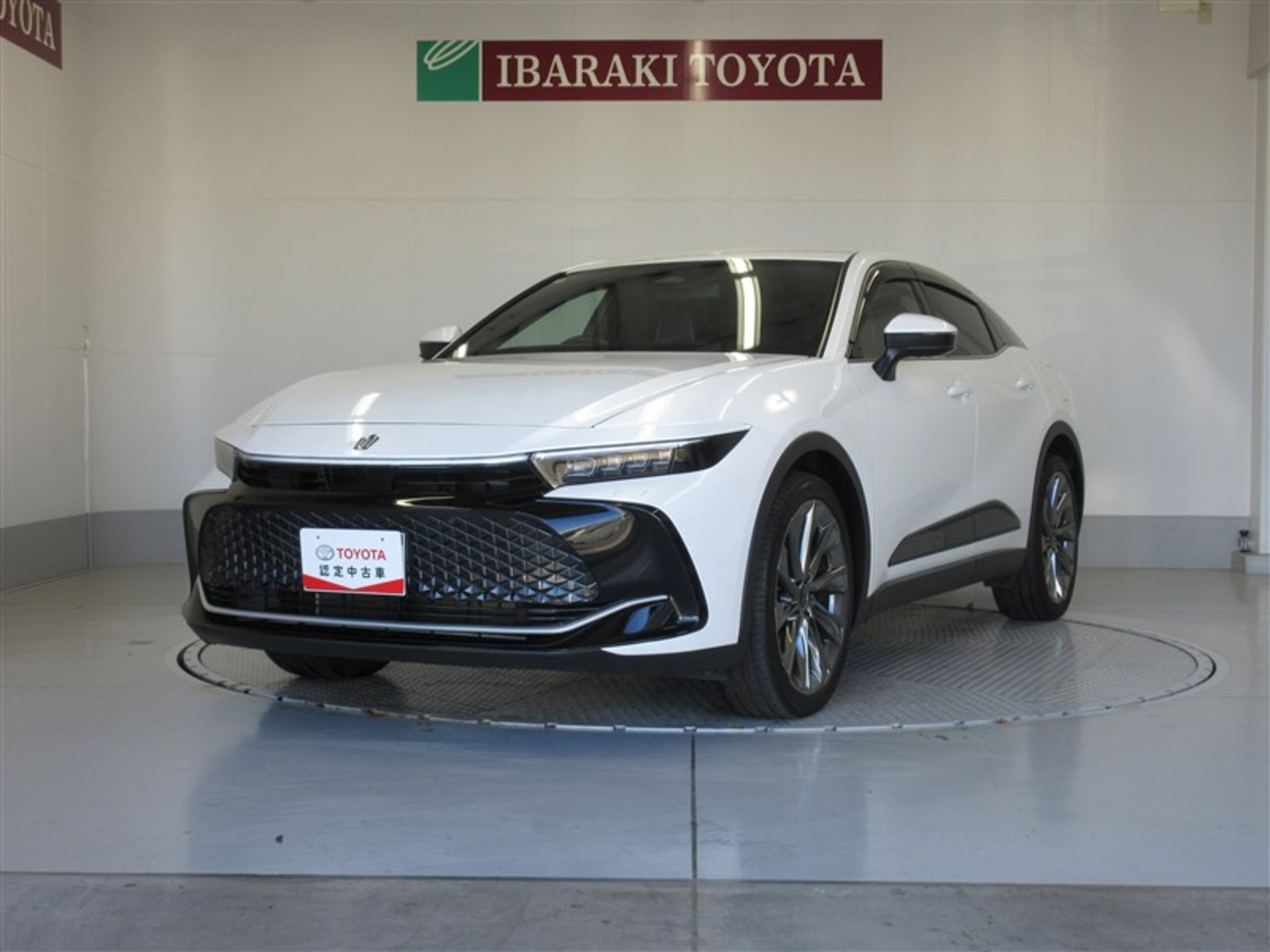 TOYOTA CROWN CROSSOVER - View 1