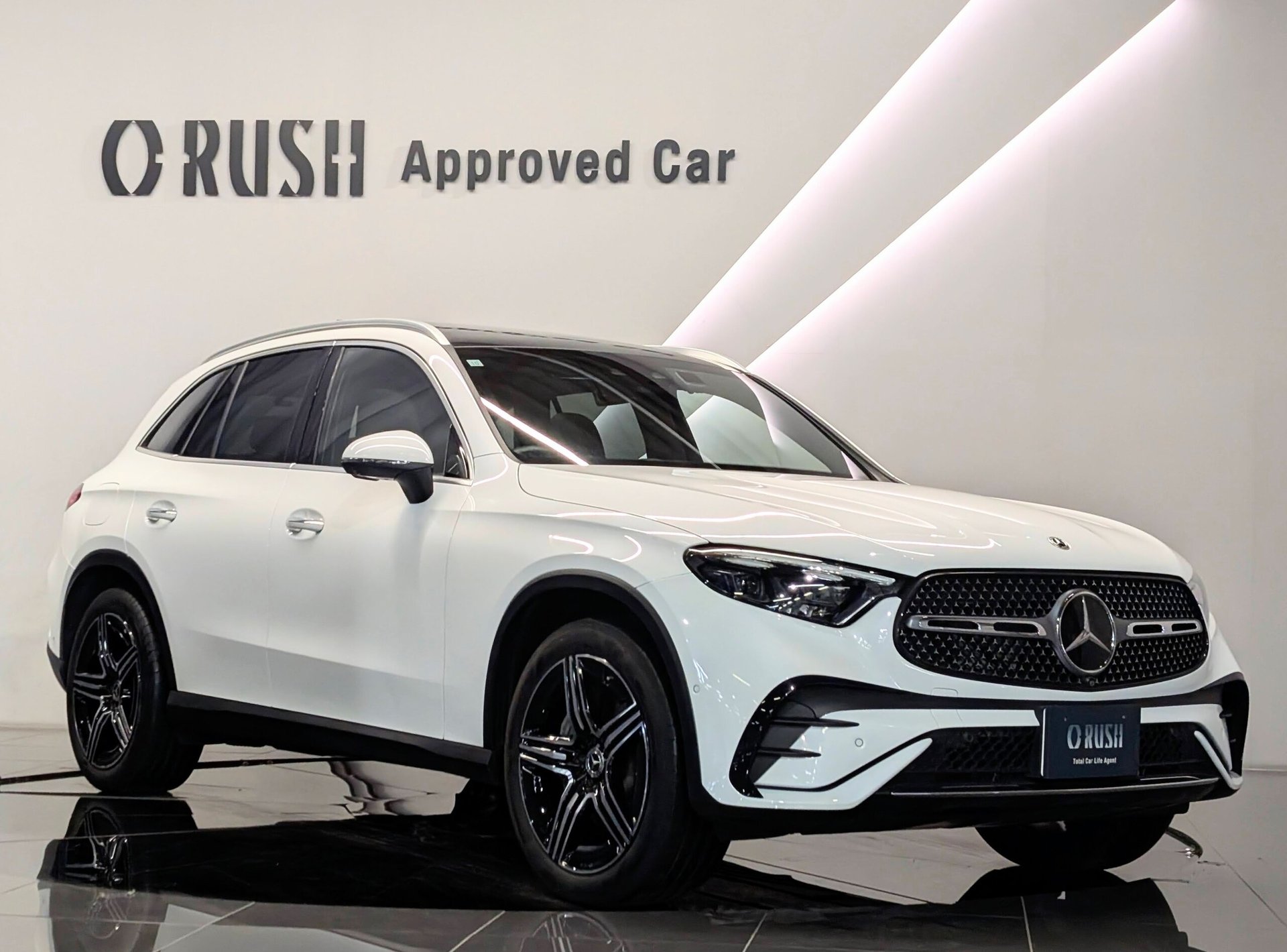 MERCEDES-BENZ GLC - View 1