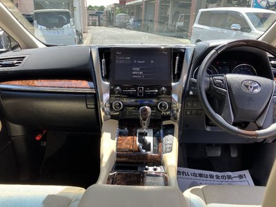 صورة 10 لـ 2023 Toyota ALPHARD