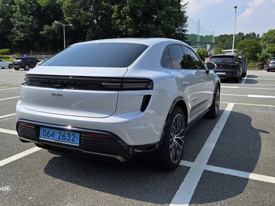 صورة 3 لـ 2025 Porsche MACAN