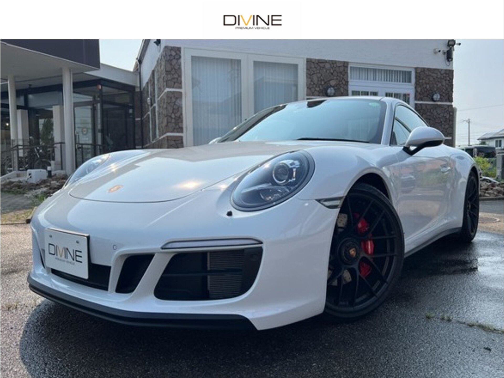 PORSCHE 911 - View 1