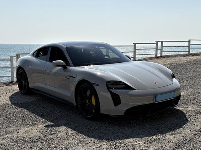 PORSCHE TAYCAN - 7