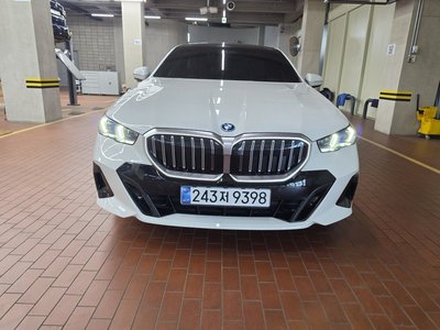 BMW 5 SERIES - 2