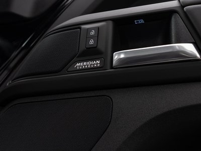 LAND ROVER DEFENDER - 4