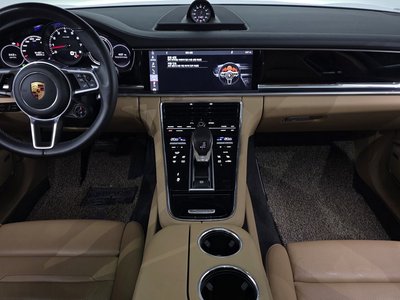 PORSCHE PANAMERA - 5