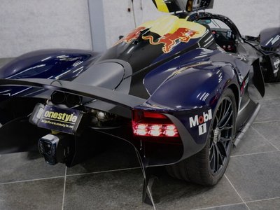 ASTON MARTIN VALKYRIE - 4