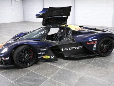 ASTON MARTIN VALKYRIE - 8