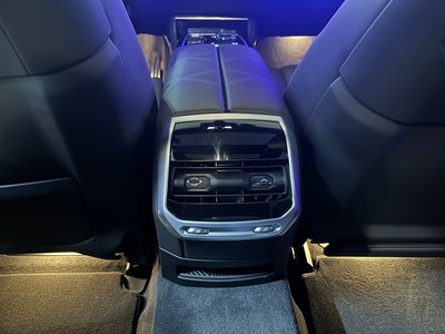BMW 7 SERIES - 8
