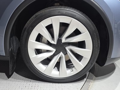 صورة 8 لـ 2025 Tesla MODEL Y