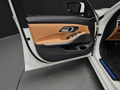 2025 BMW 3 SERIES 缩略图 14