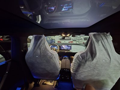 2026 BMW IX — миниатюра 15
