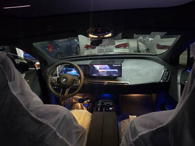 2026 BMW IX — миниатюра 14