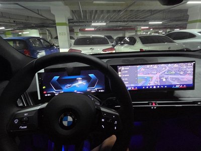 2026 BMW IX — миниатюра 16