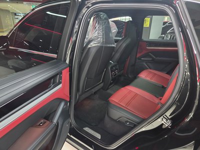 PORSCHE CAYENNE - 9