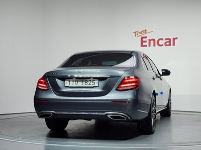 2018 Mercedes-BENZ E-CLASS — фото 4