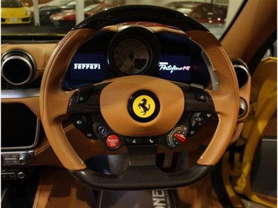 FERRARI PORTOFINO M - 10