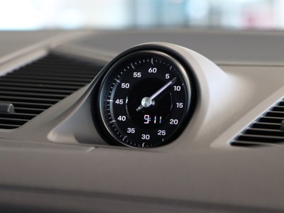 2024 Porsche CAYENNE thumbnail 16