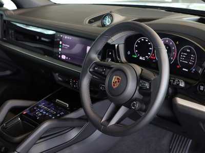 2024 Porsche CAYENNE thumbnail 11